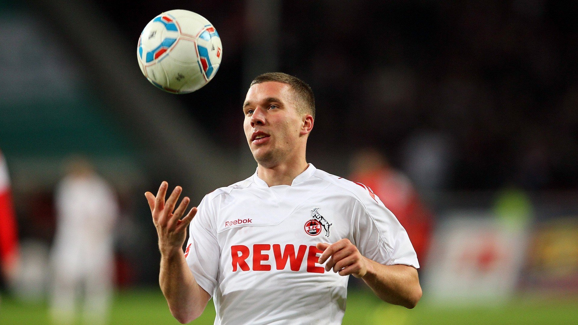 海湾者后防表现坚韧，拼抢积极，海湾旅行者