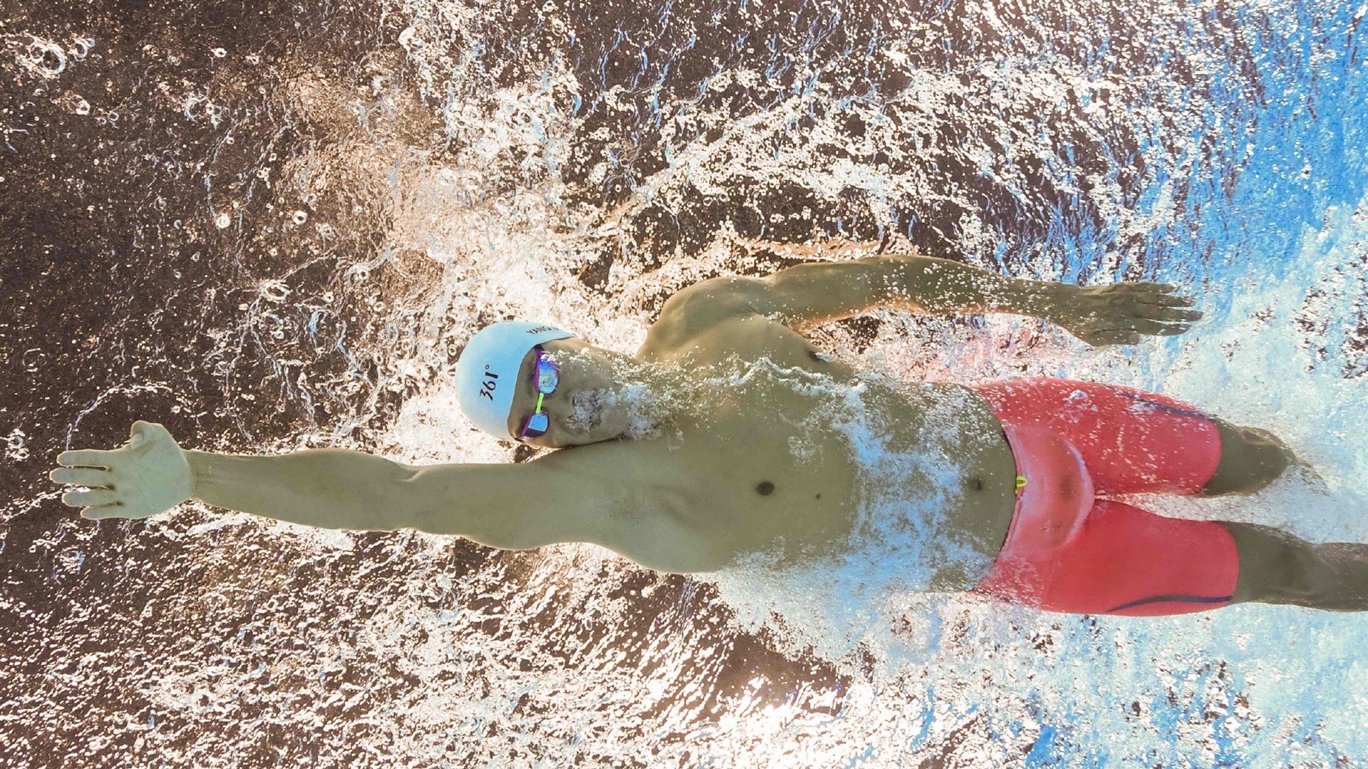 “胡利安·门德斯的精准传球与爆发力,助美洲狮队冲击世界顶级”