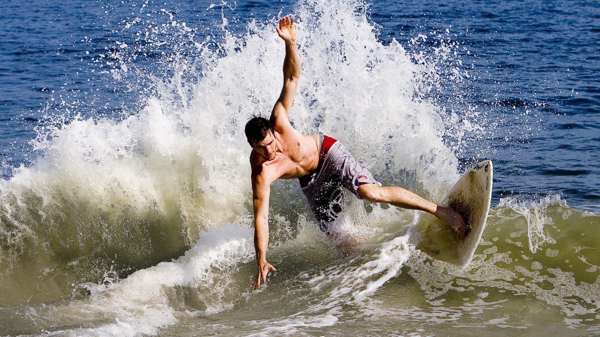 体育新闻中心构建体育赛事跨平台传播矩阵,体育新闻赛事报道标题大全